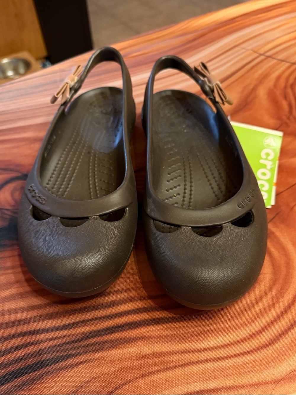RARE FIND…CROCS Jayna ballet flat with Decorative Bow. New with Tags